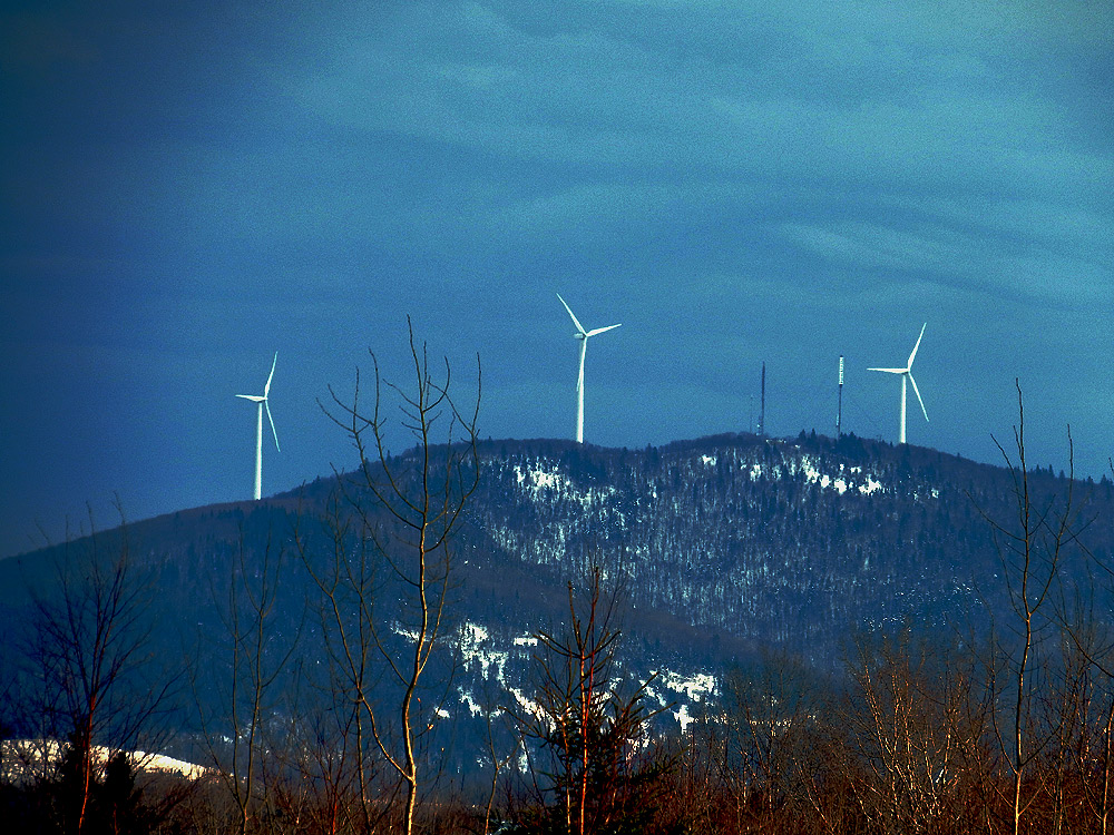 MeInMaine Blog » Wind Generators On Maine Mountain Ranges, Foot Hills